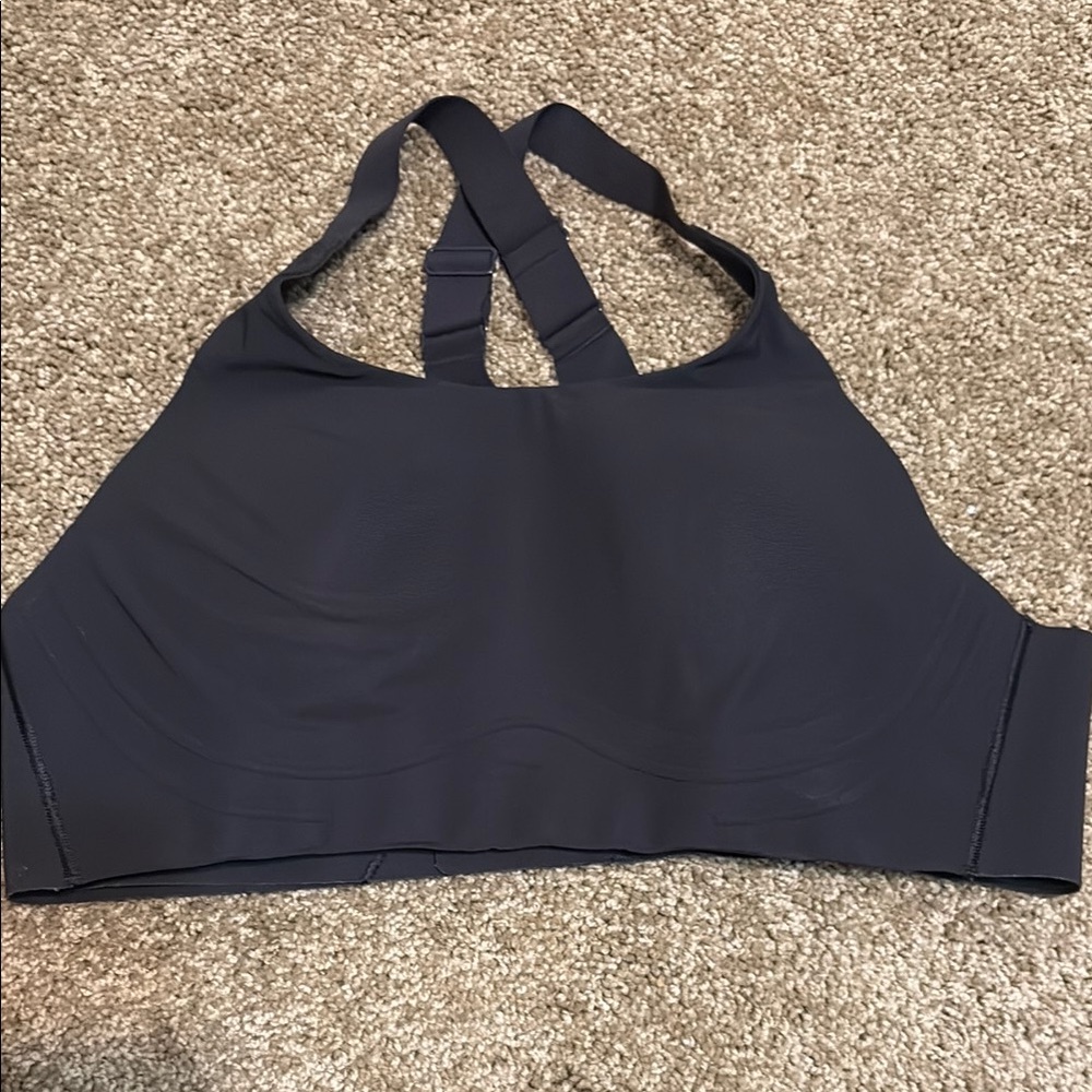 Gymshark Black Sports Bra with Racerback and Moisture-Wicking Fabric